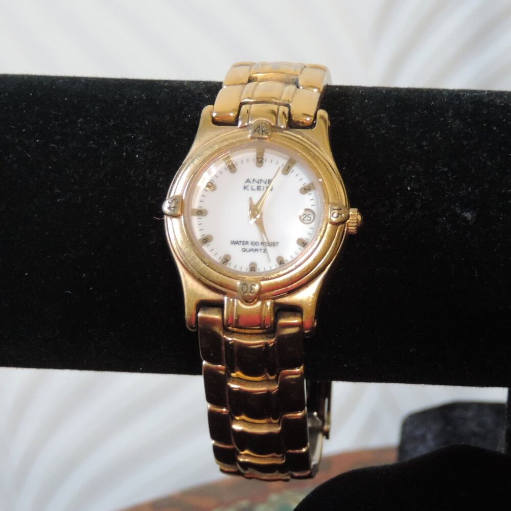 ANNE KLEIN Gold Watch Sport Style WR100 Vintage